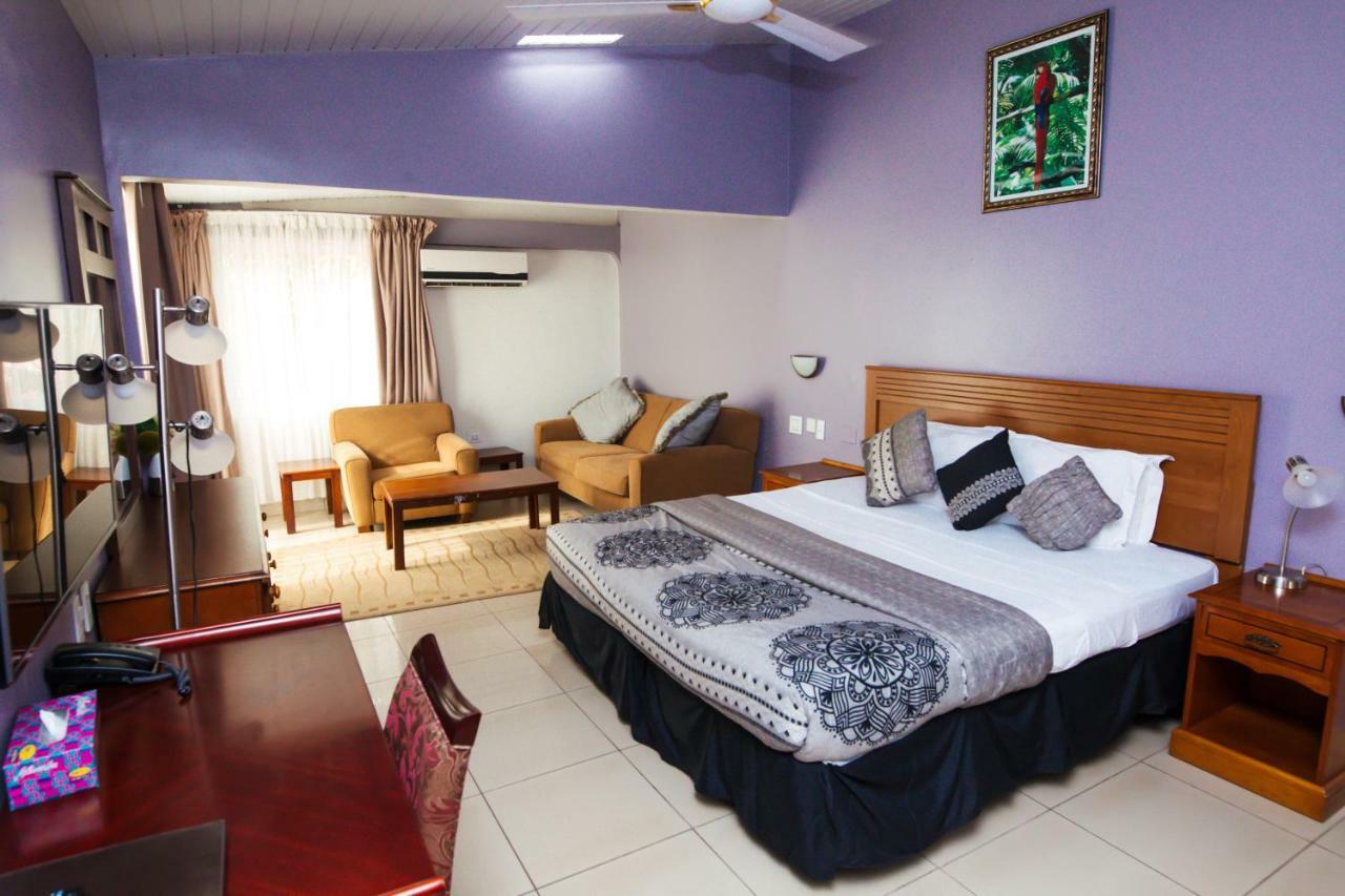 Crismon Hotel Тема Екстериор снимка