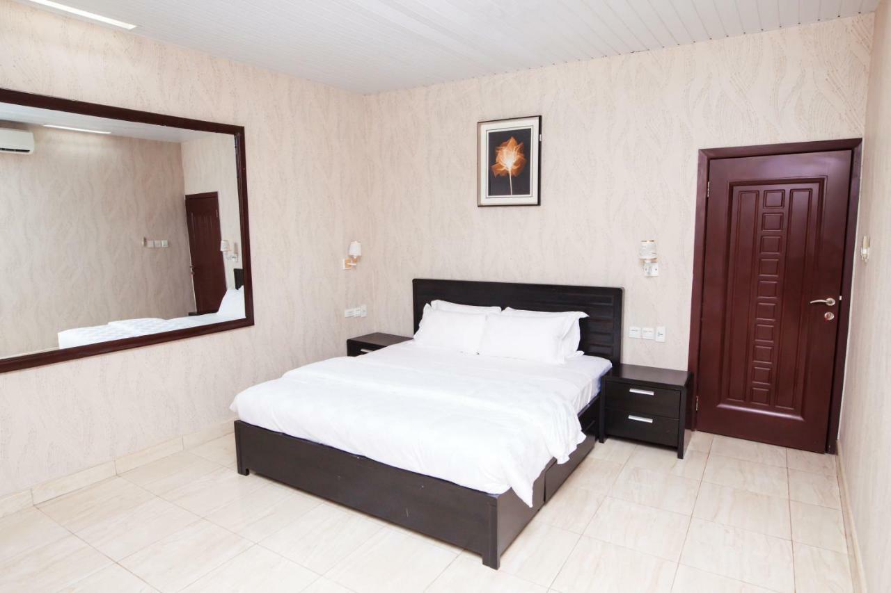 Crismon Hotel Тема Екстериор снимка